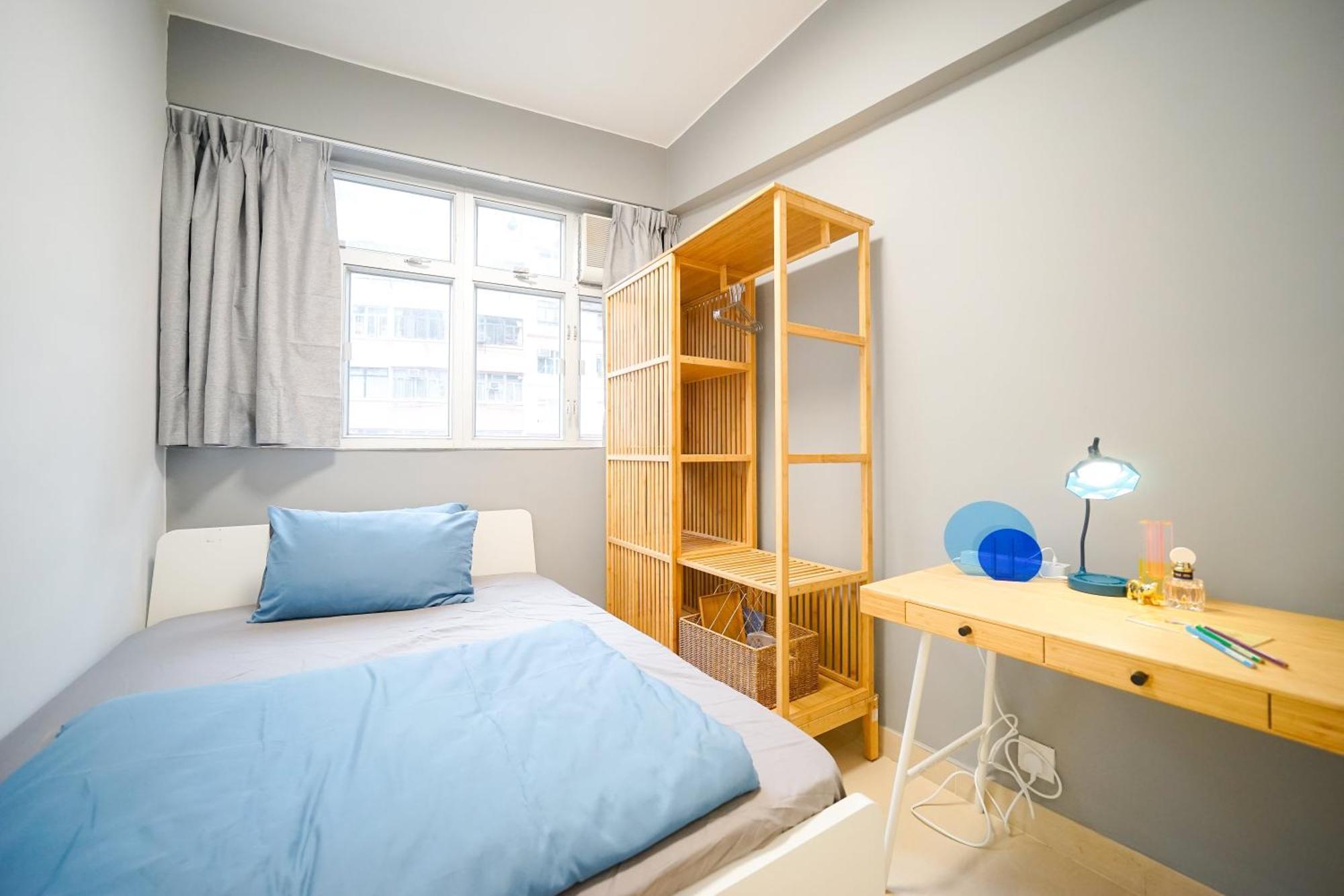 Student - 292 Hennessy Road * Hong Kong